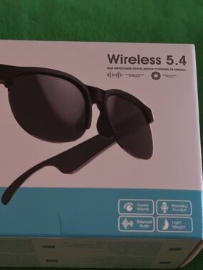 Source Unknown Wireless 5.4 Black Sunglasses with Built-In Audio